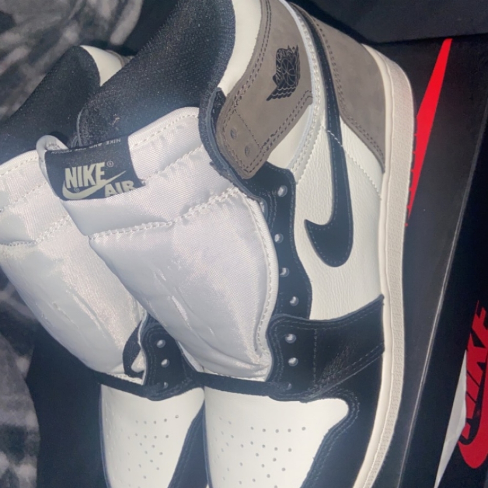 Jordan 1 mocha